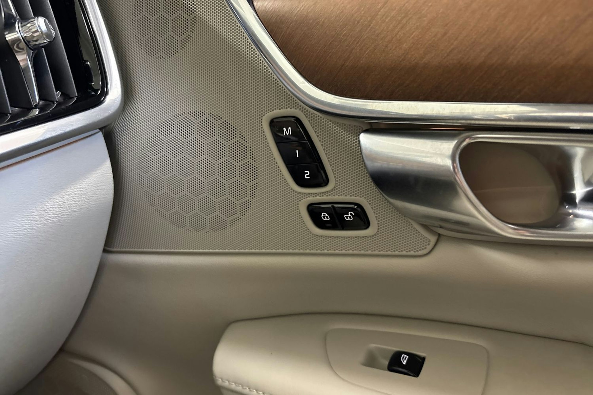 ruskea Volvo S90 2018 kuva 29.