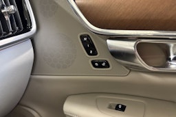 ruskea Volvo S90 2018 kuva 29.