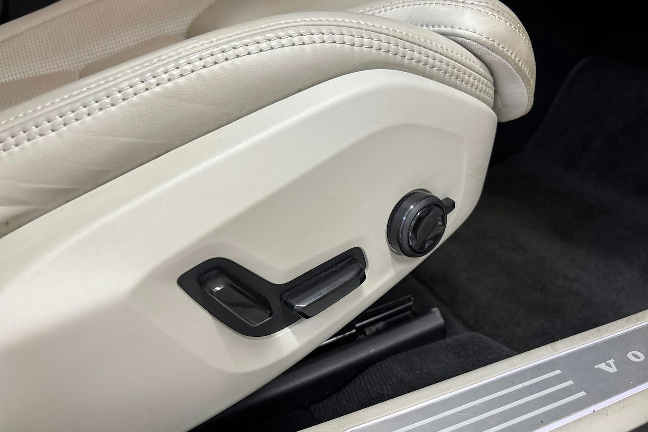ruskea Volvo S90 2018 kuva 30.