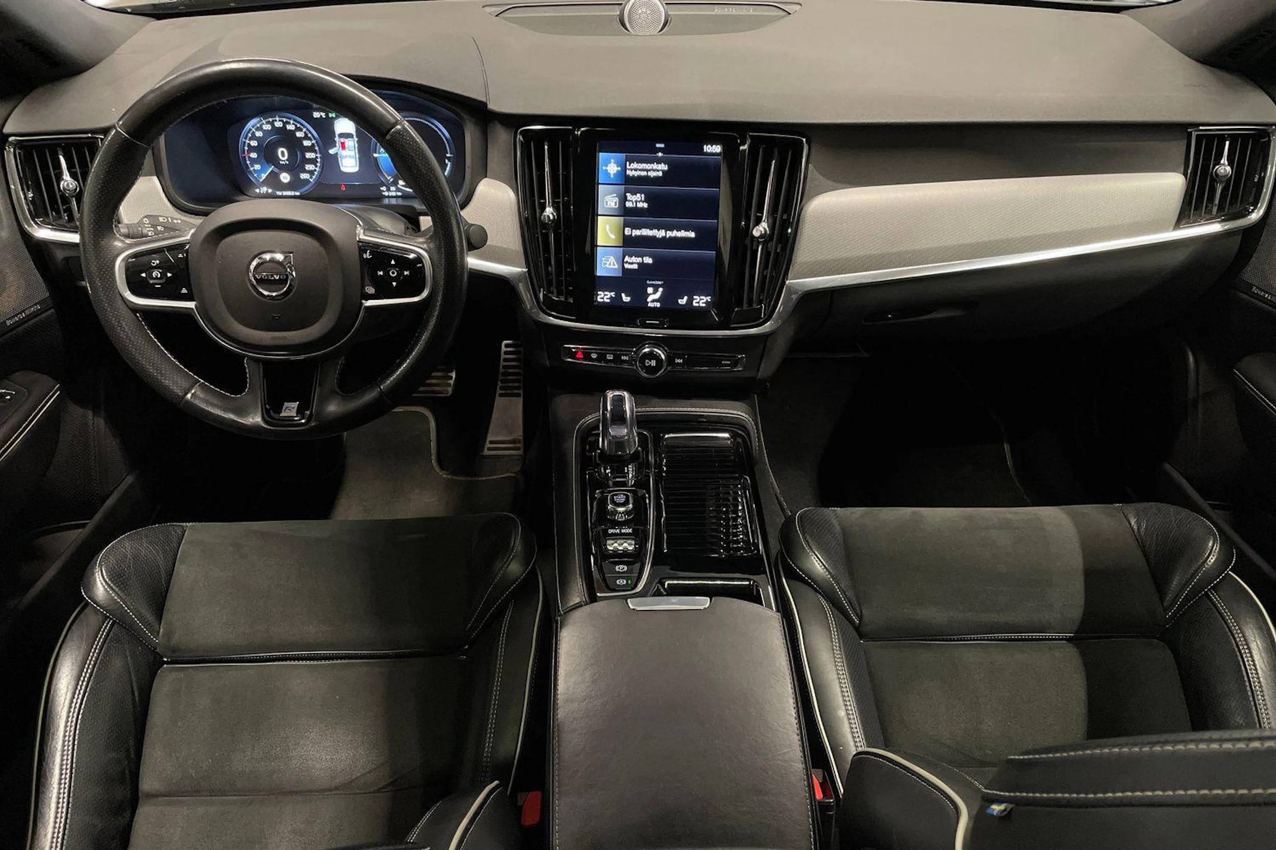 musta Volvo S90 2018 kuva 7.