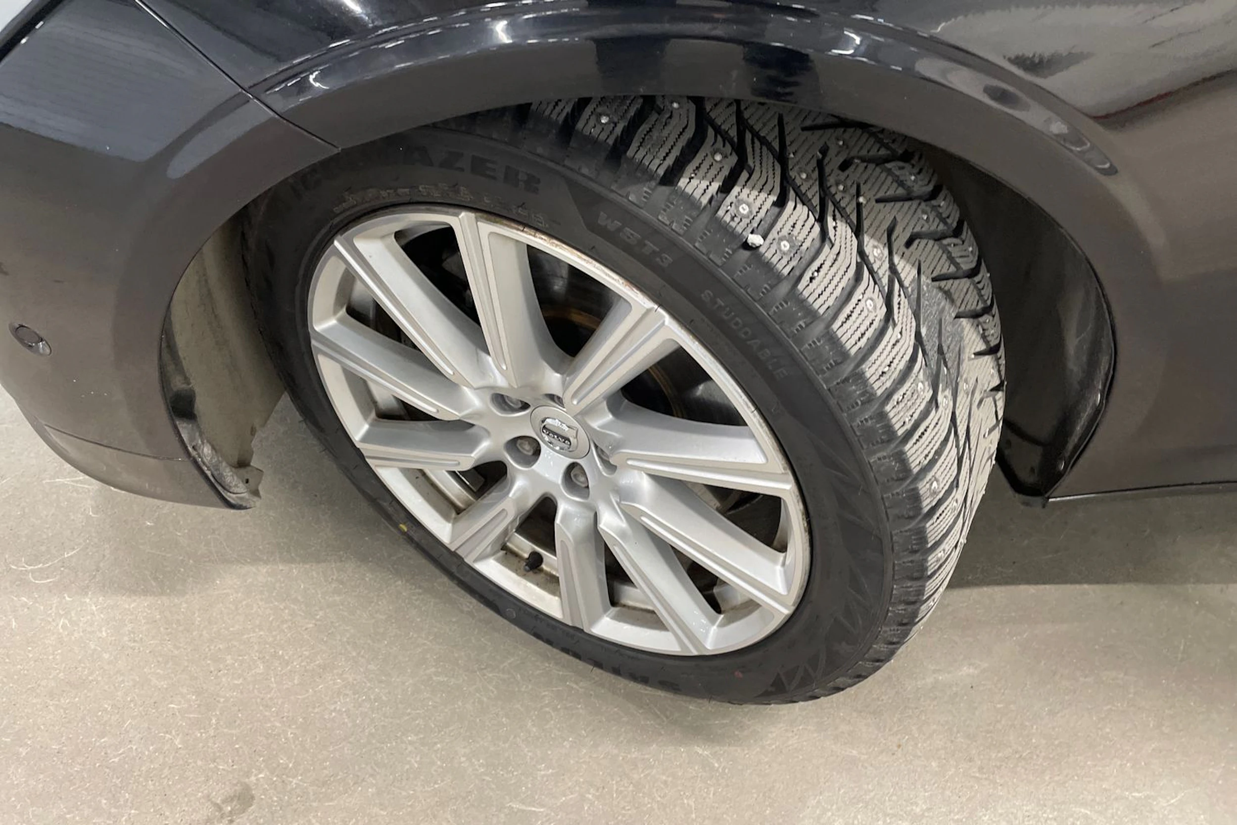 musta Volvo S90 2018 kuva 10.