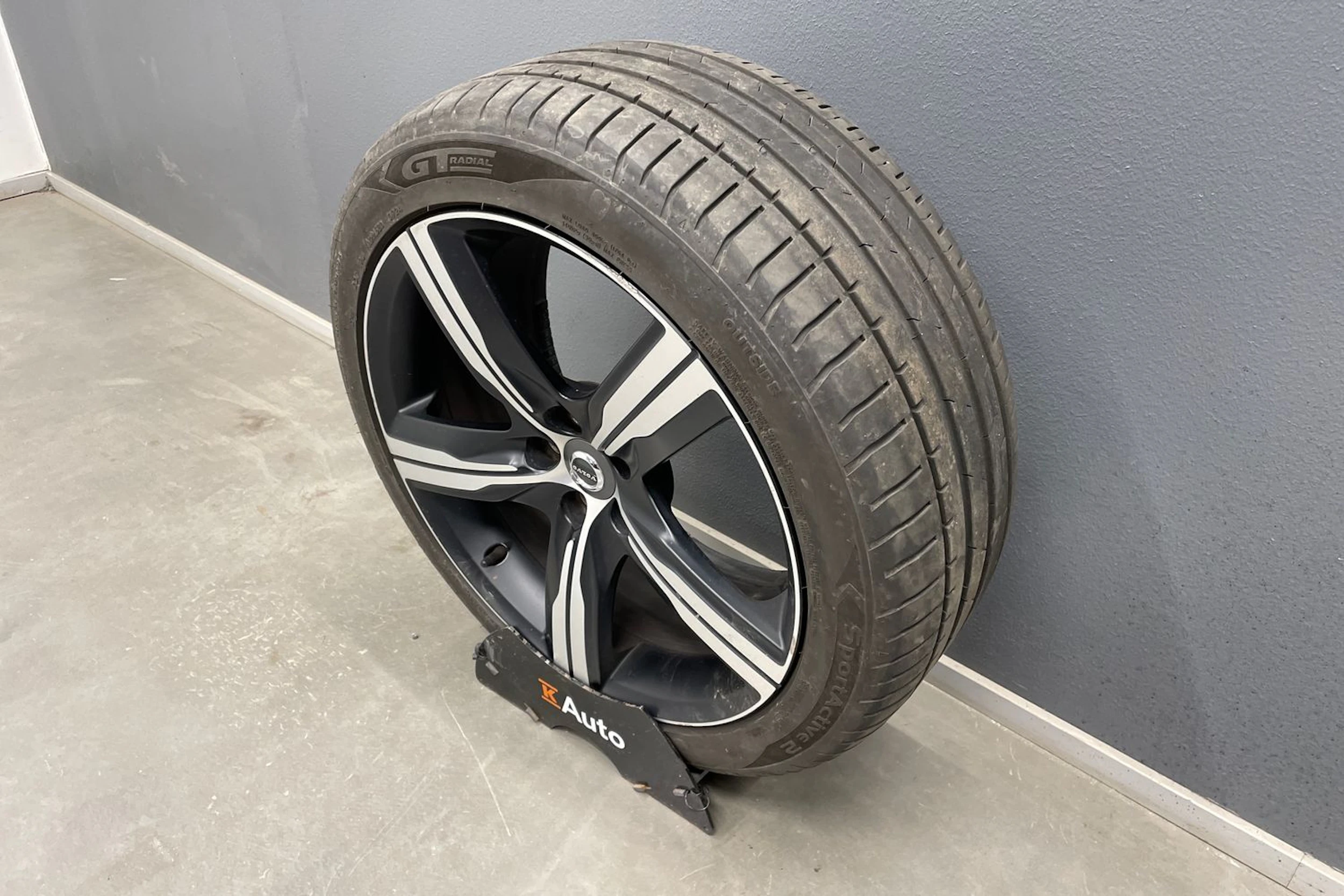 musta Volvo S90 2018 kuva 11.