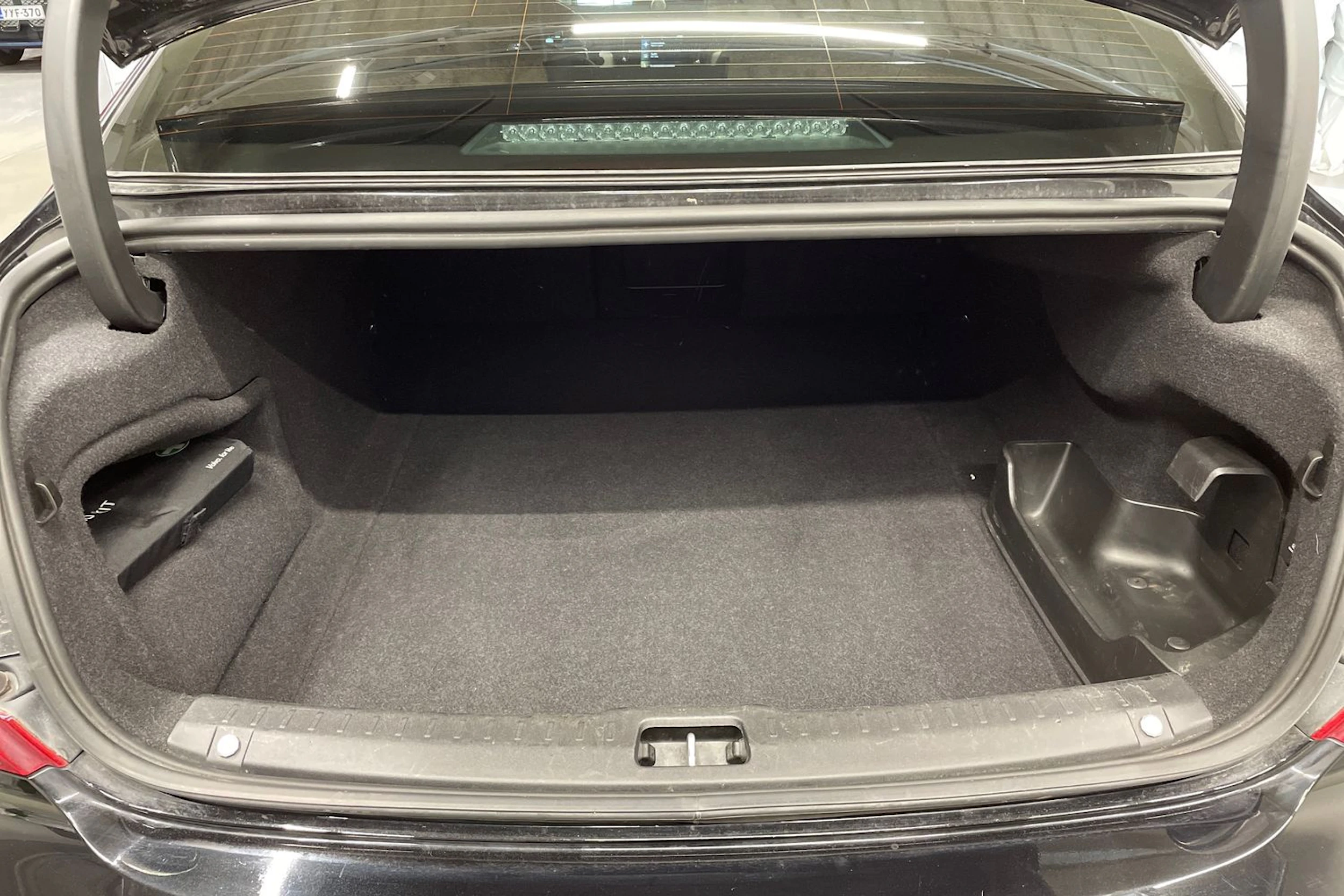 musta Volvo S90 2018 kuva 12.