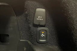 musta Volvo S90 2018 kuva 13.