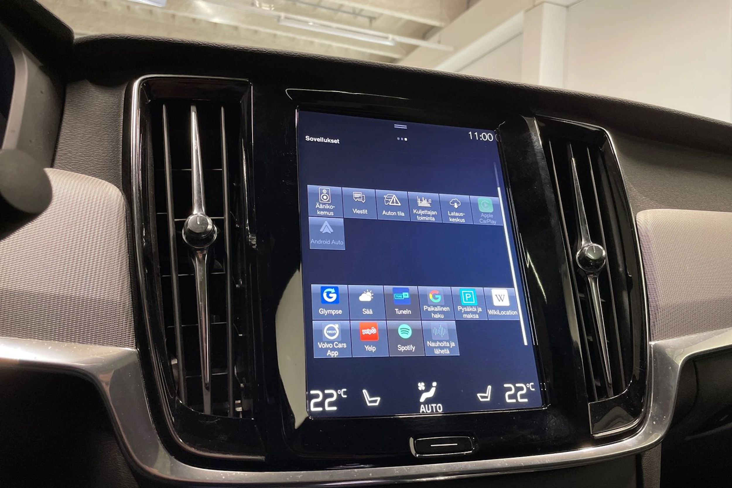 musta Volvo S90 2018 kuva 19.