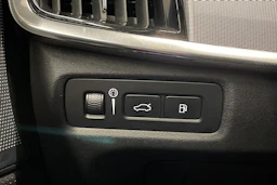 musta Volvo S90 2018 kuva 23.