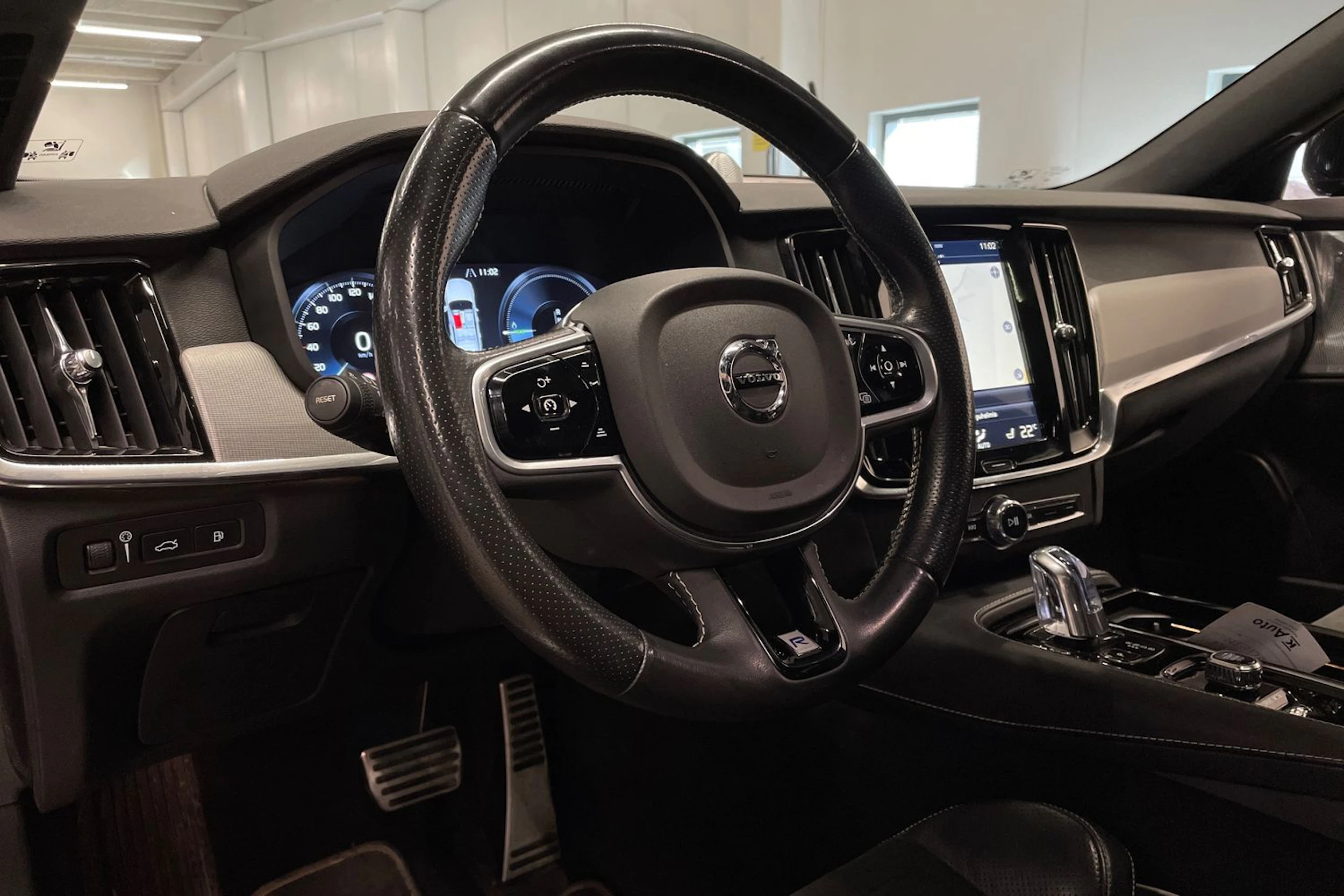 musta Volvo S90 2018 kuva 29.