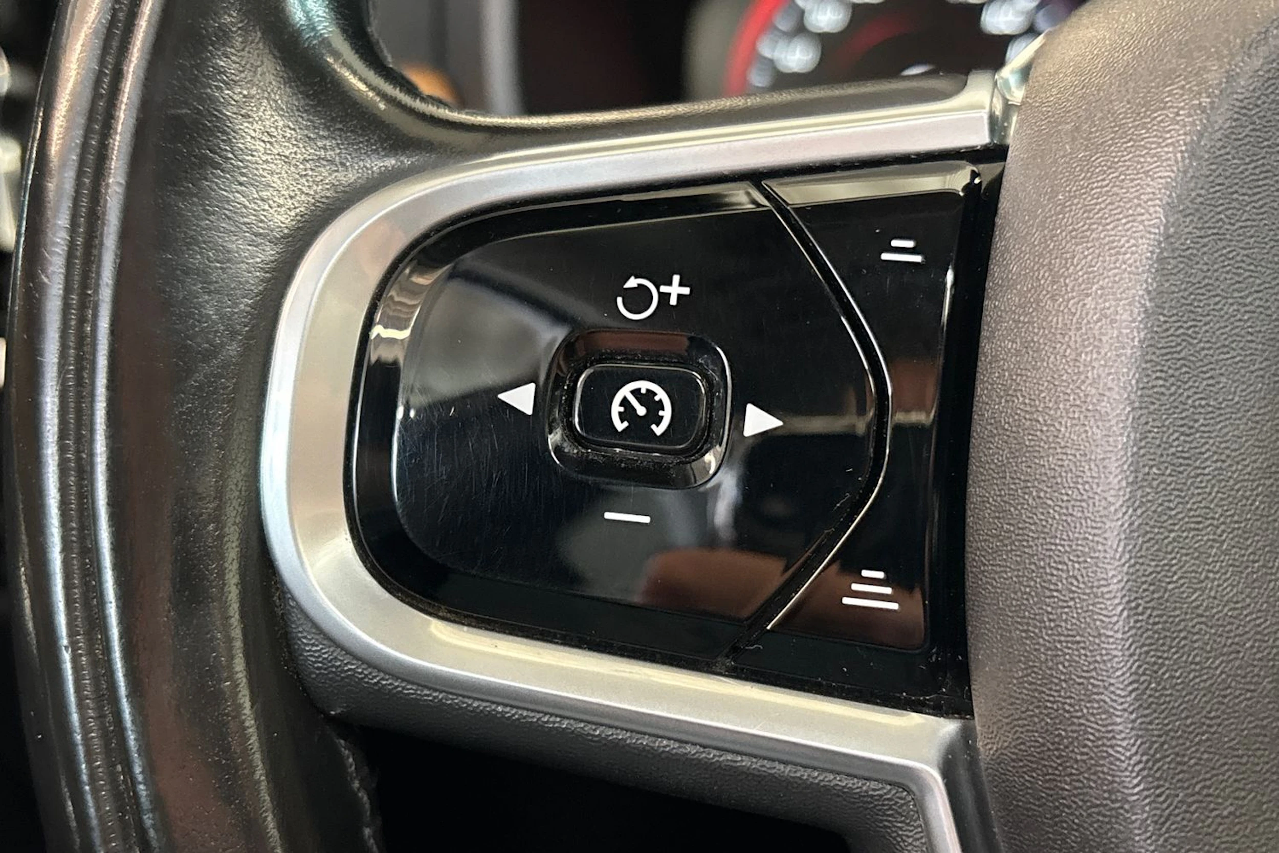 ruskea (beige) Volvo S90 2018 kuva 13.
