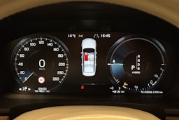 harmaa Volvo S90 2018 kuva 16.