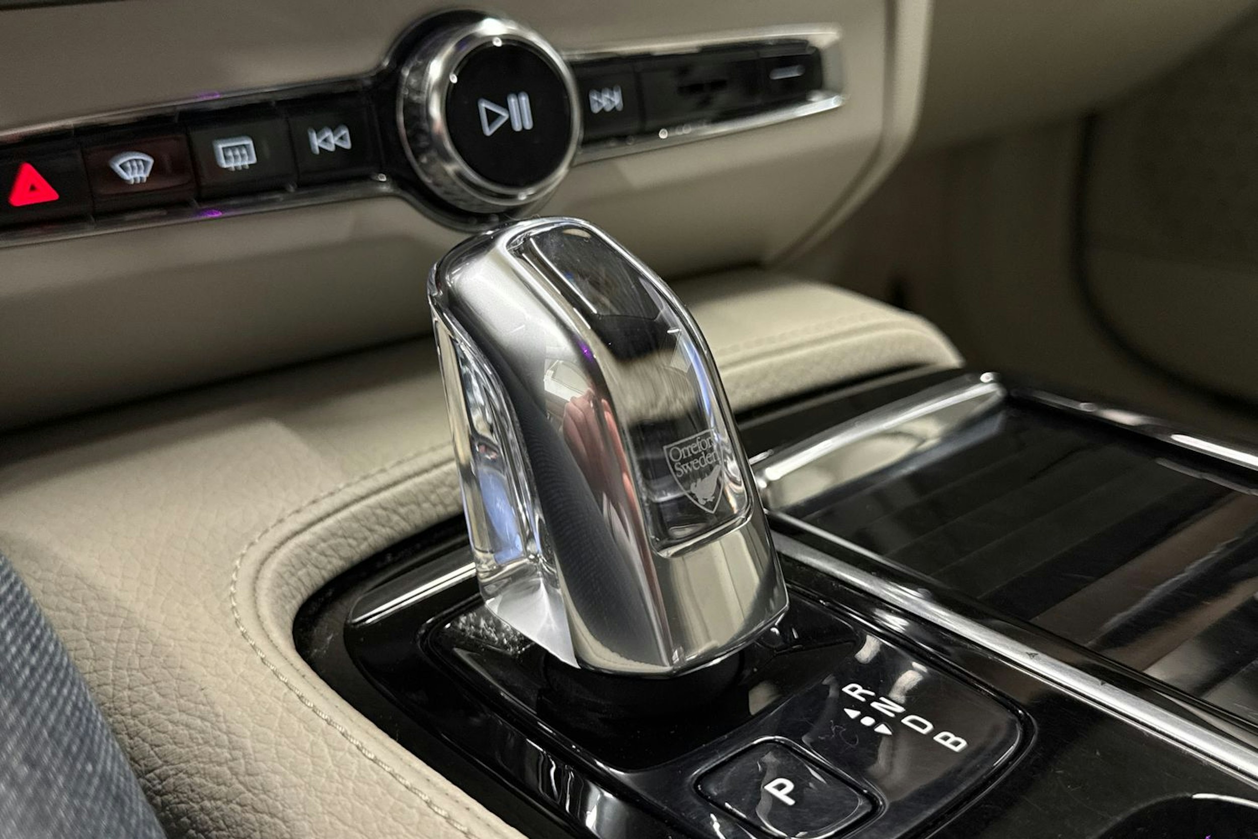 harmaa Volvo S90 2018 kuva 19.