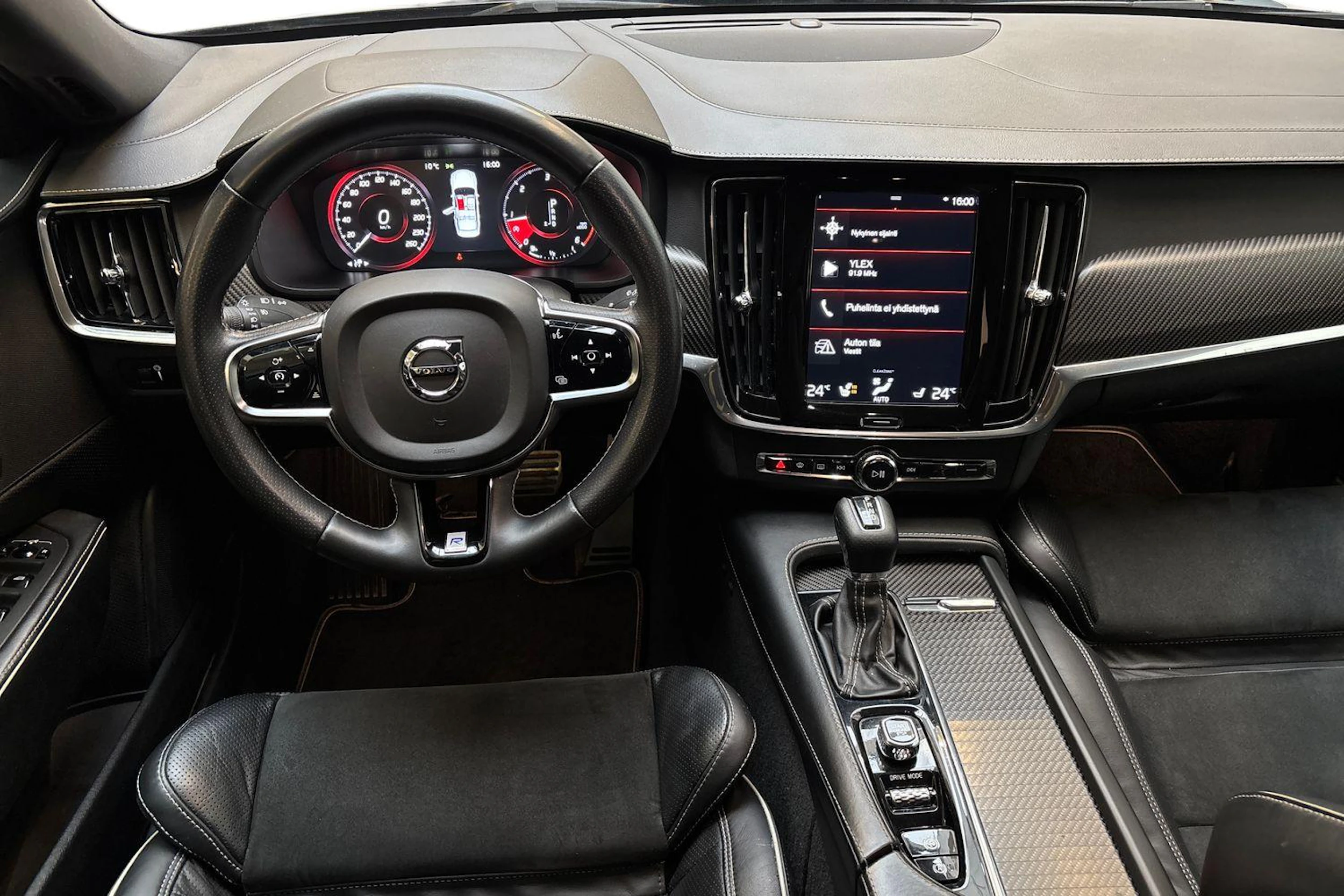 musta Volvo S90 2019 kuva 7.