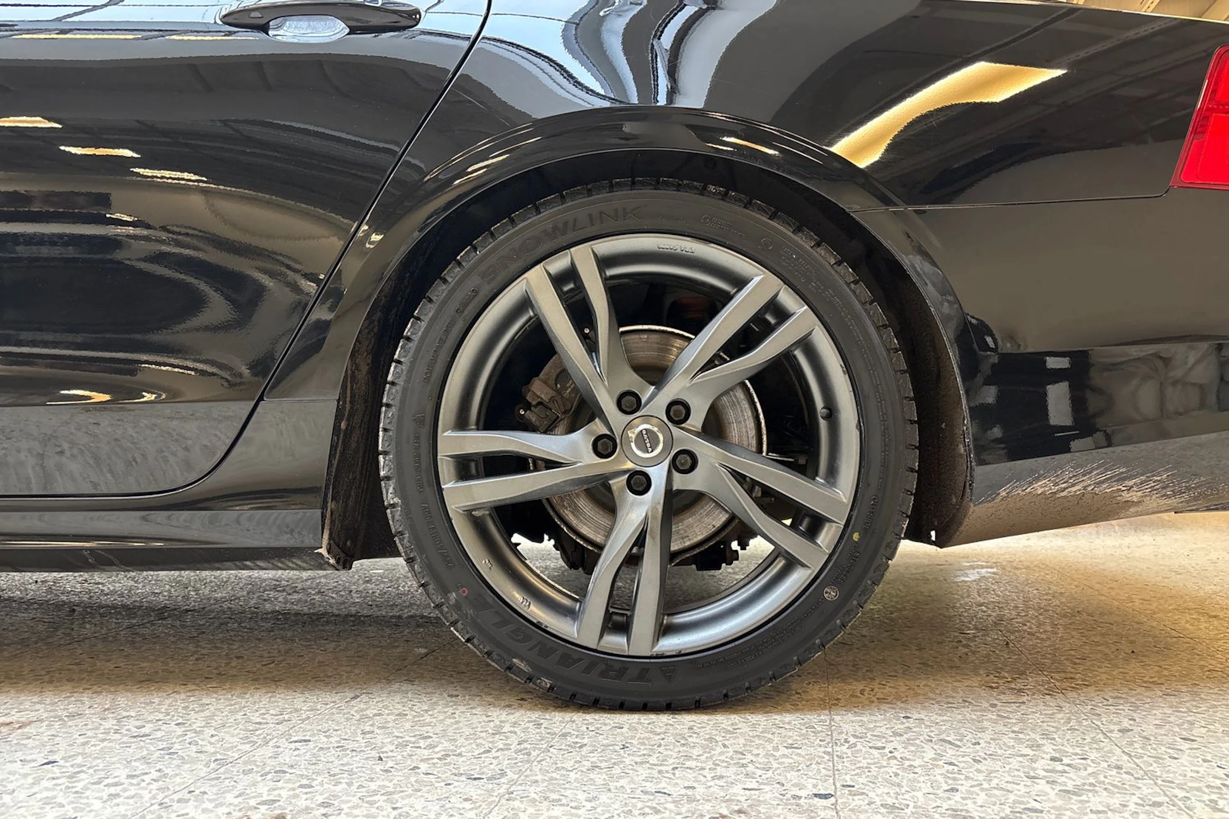 musta Volvo S90 2019 kuva 10.