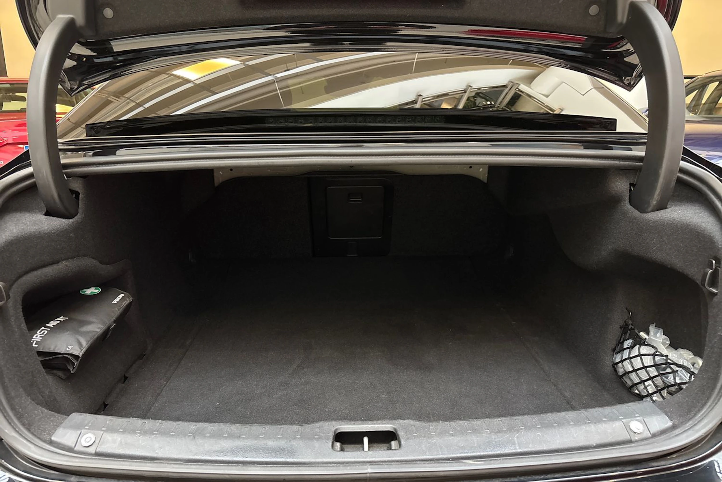 musta Volvo S90 2019 kuva 11.