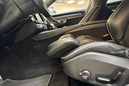 musta Volvo S90 2019 kuva 16.