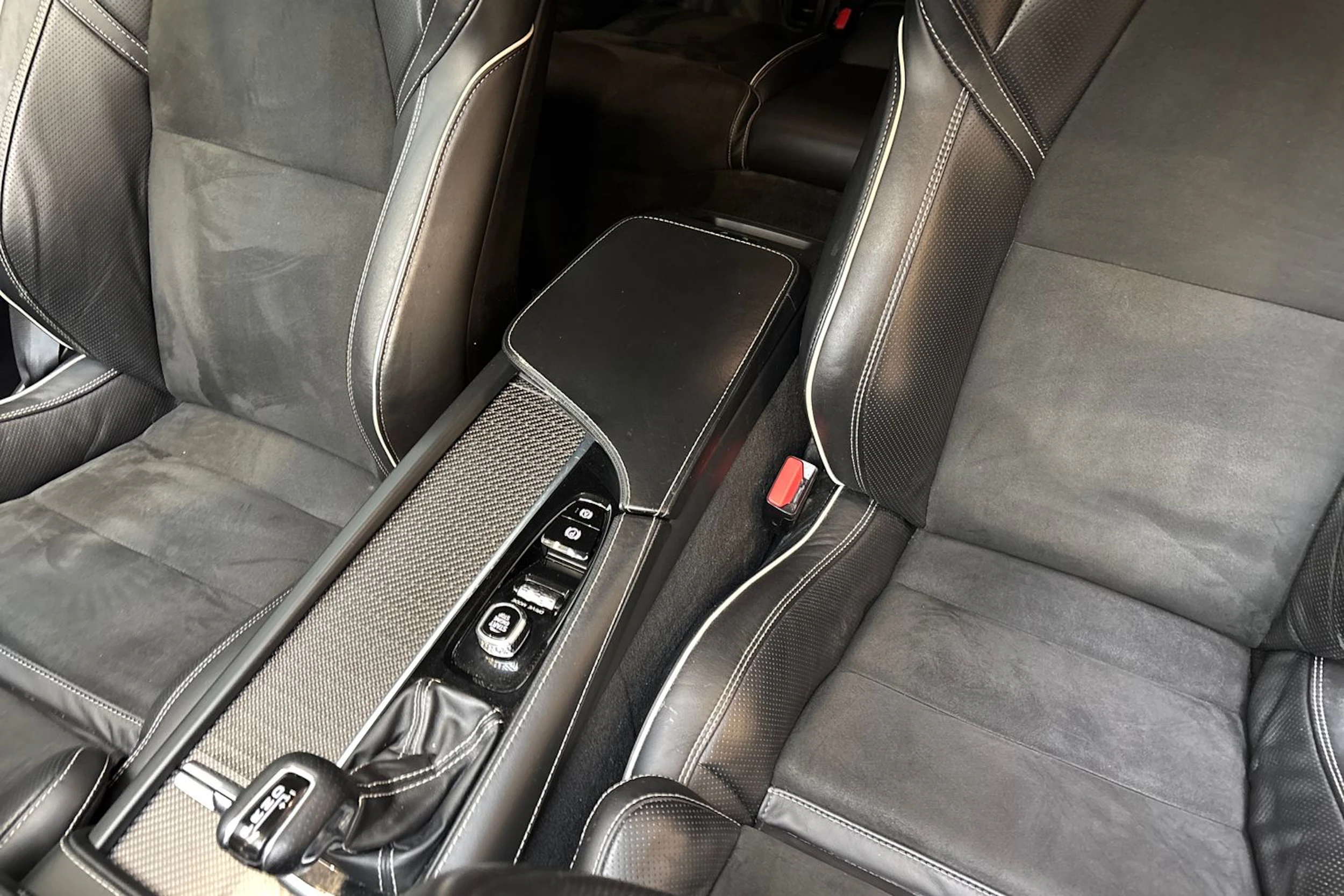 musta Volvo S90 2019 kuva 23.