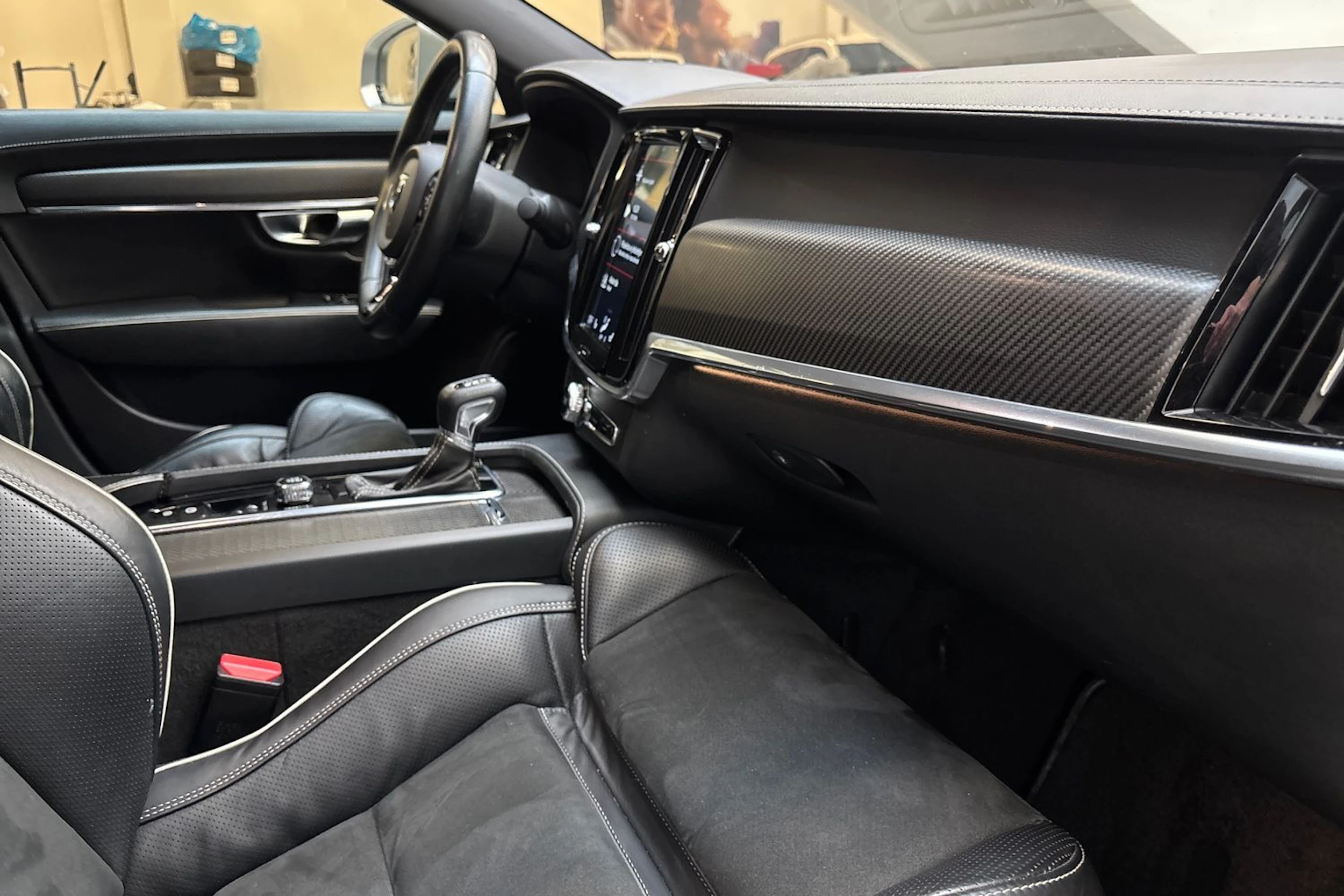 musta Volvo S90 2019 kuva 24.