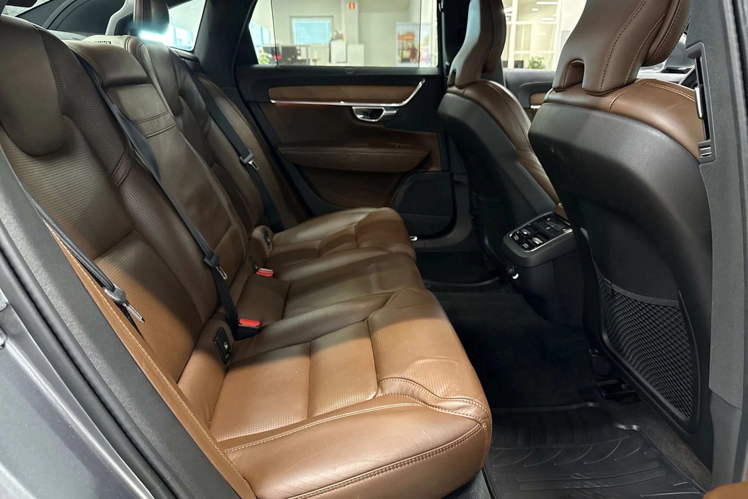 harmaa Volvo S90 2019 kuva 11.