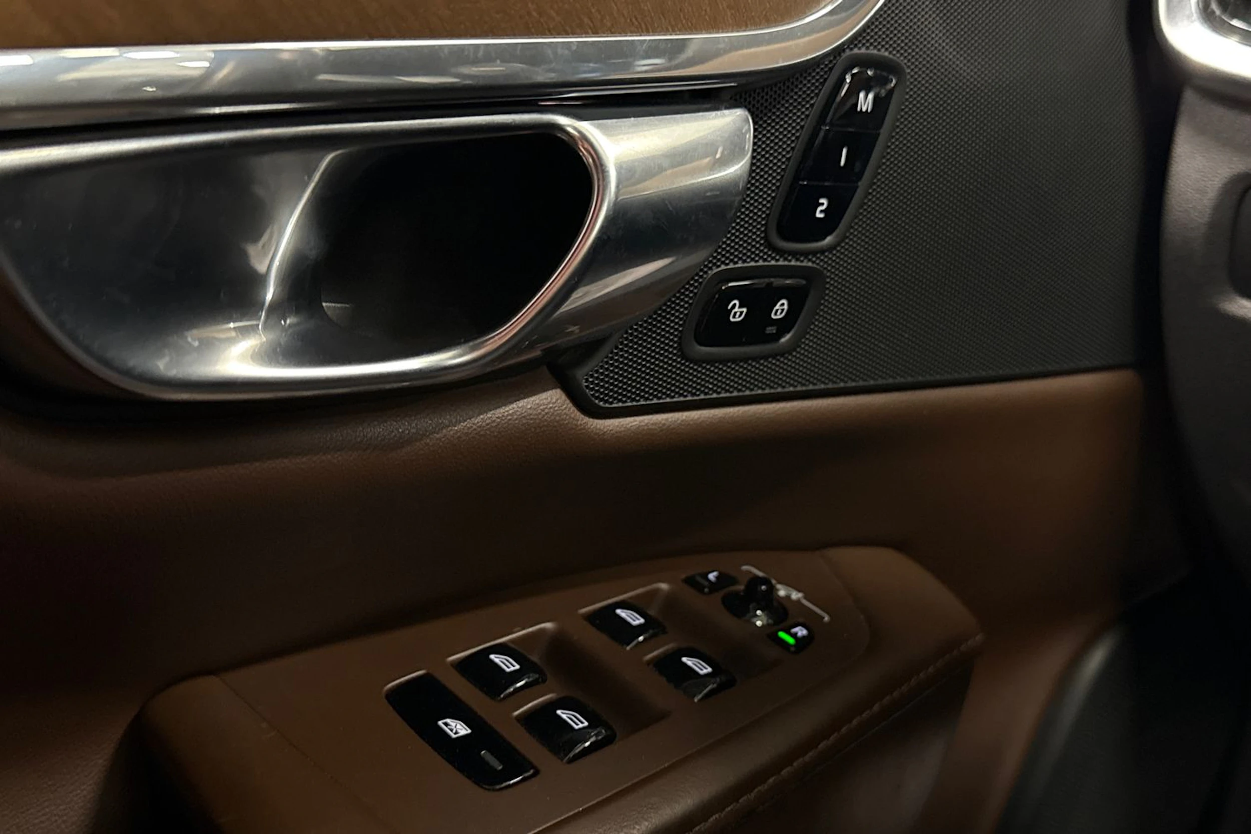harmaa Volvo S90 2019 kuva 18.
