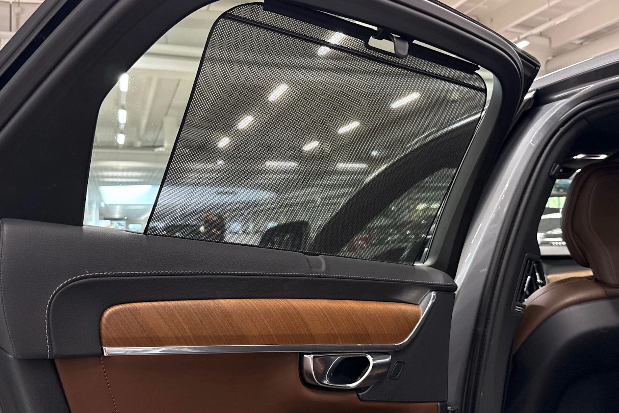 harmaa Volvo S90 2019 kuva 24.