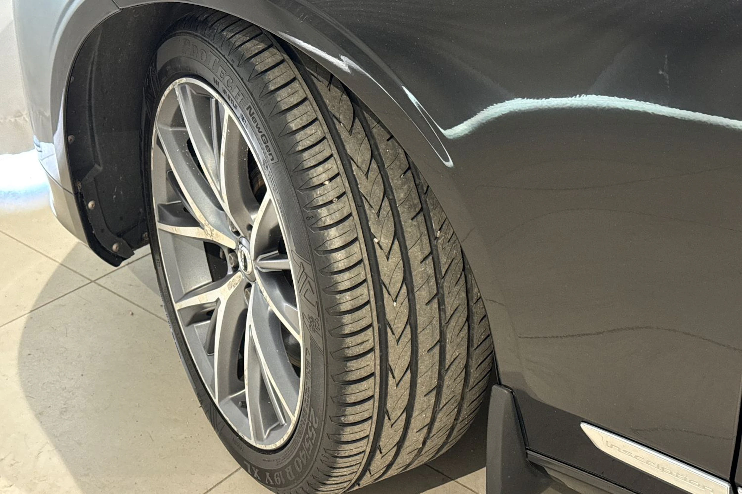 met. musta Volvo S90 2019 kuva 10.