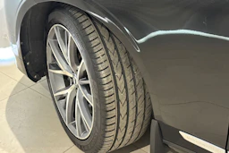 met. musta Volvo S90 2019 kuva 10.
