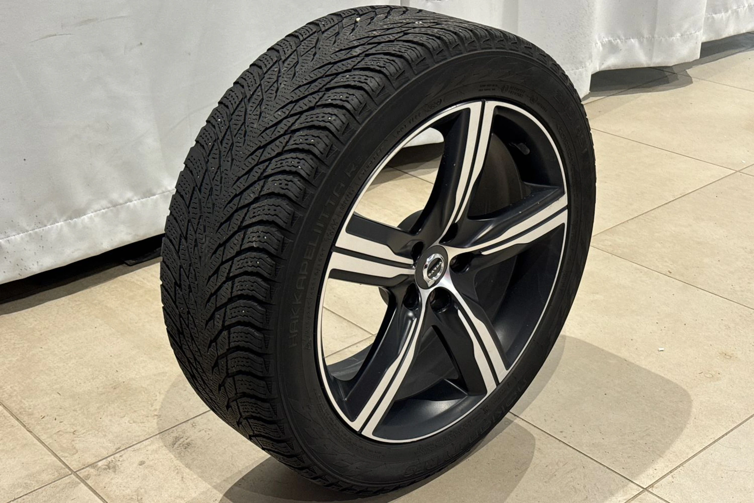 met. musta Volvo S90 2019 kuva 11.