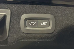 met. musta Volvo S90 2019 kuva 14.