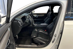 valkoinen Volvo S90 2019 kuva 9.
