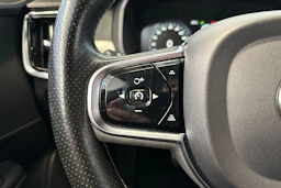 valkoinen Volvo S90 2019 kuva 15.