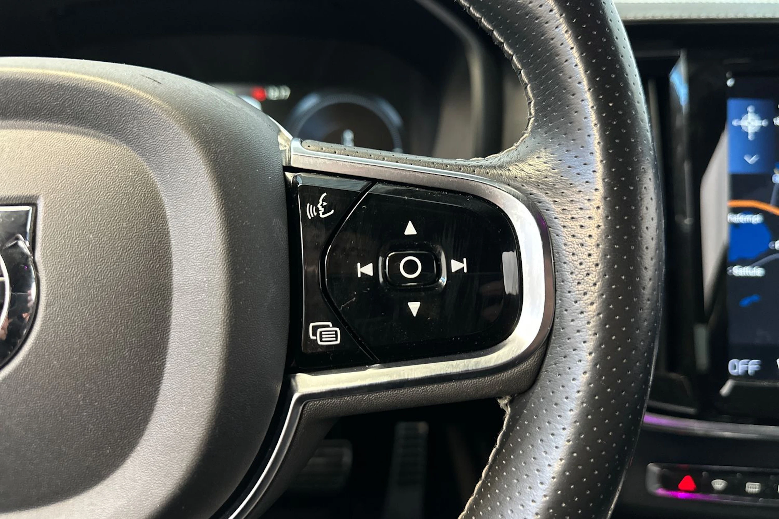 valkoinen Volvo S90 2019 kuva 16.