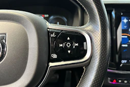 valkoinen Volvo S90 2019 kuva 16.