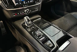 valkoinen Volvo S90 2019 kuva 19.