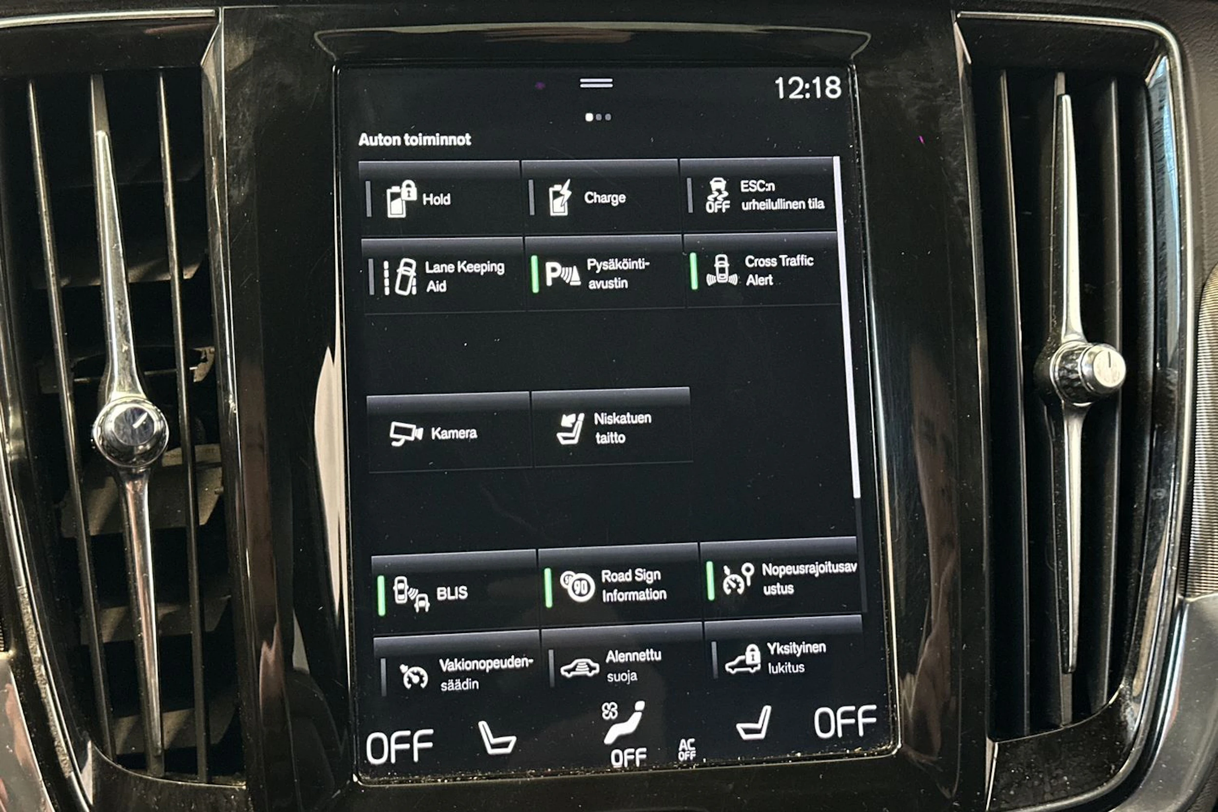 valkoinen Volvo S90 2019 kuva 20.