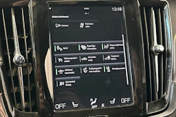 valkoinen Volvo S90 2019 kuva 21.