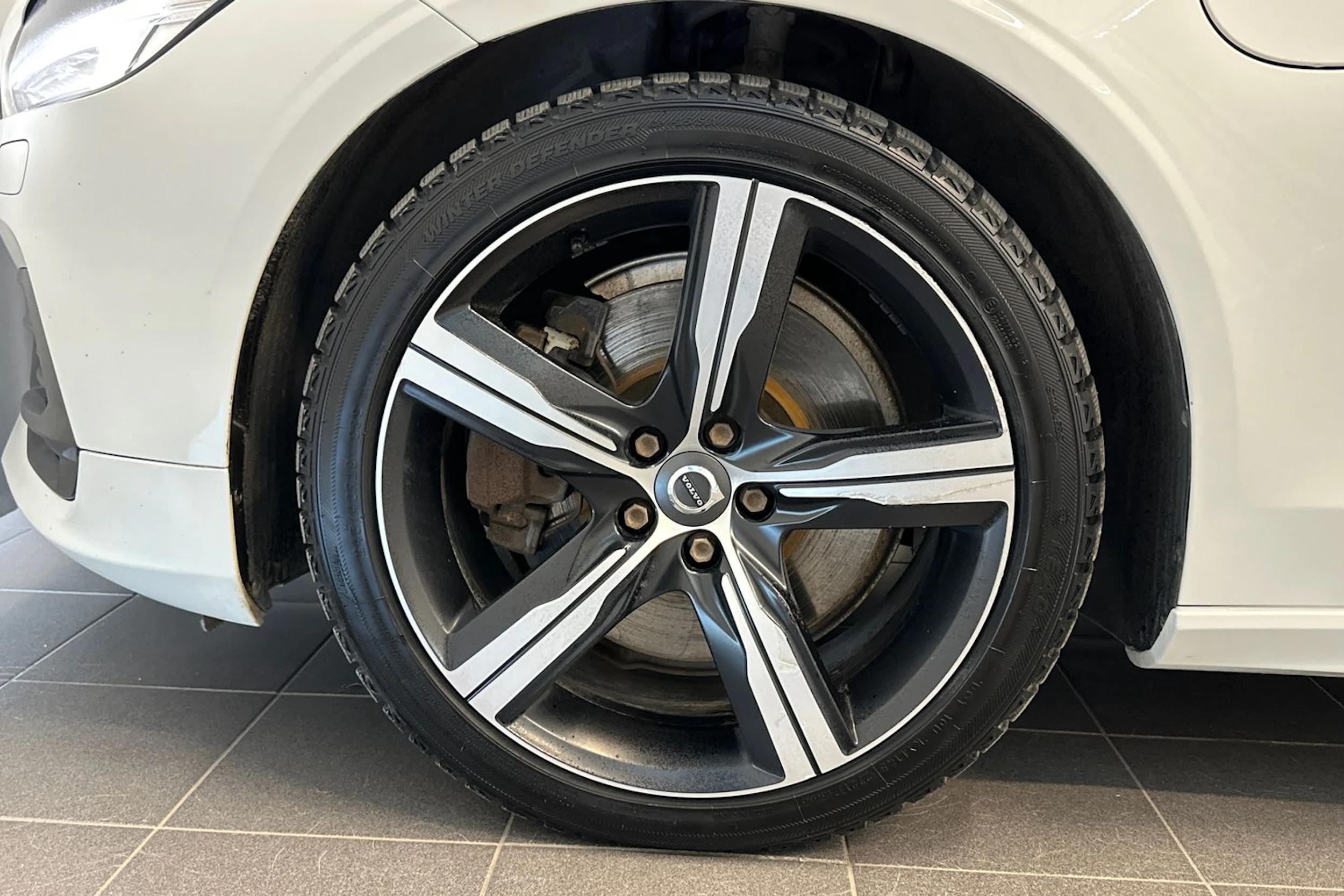 valkoinen Volvo S90 2019 kuva 23.