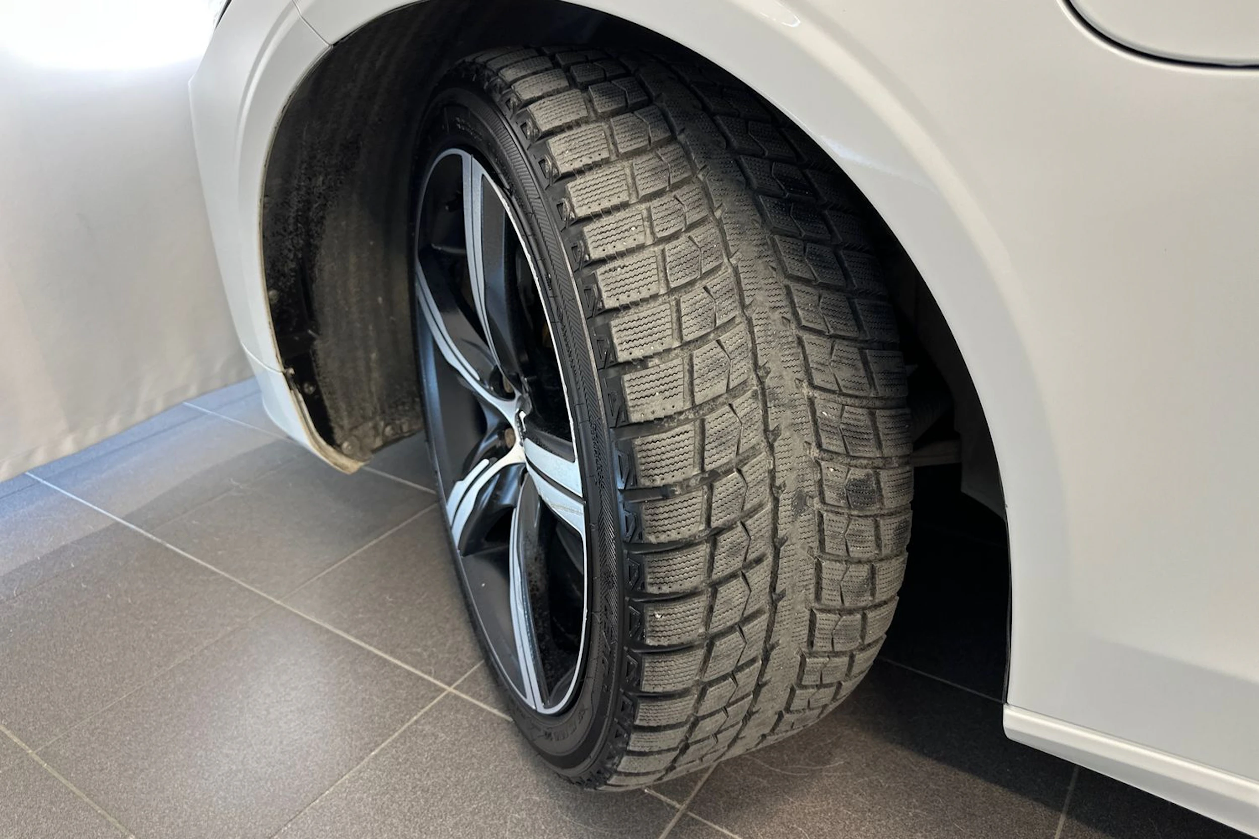 valkoinen Volvo S90 2019 kuva 24.