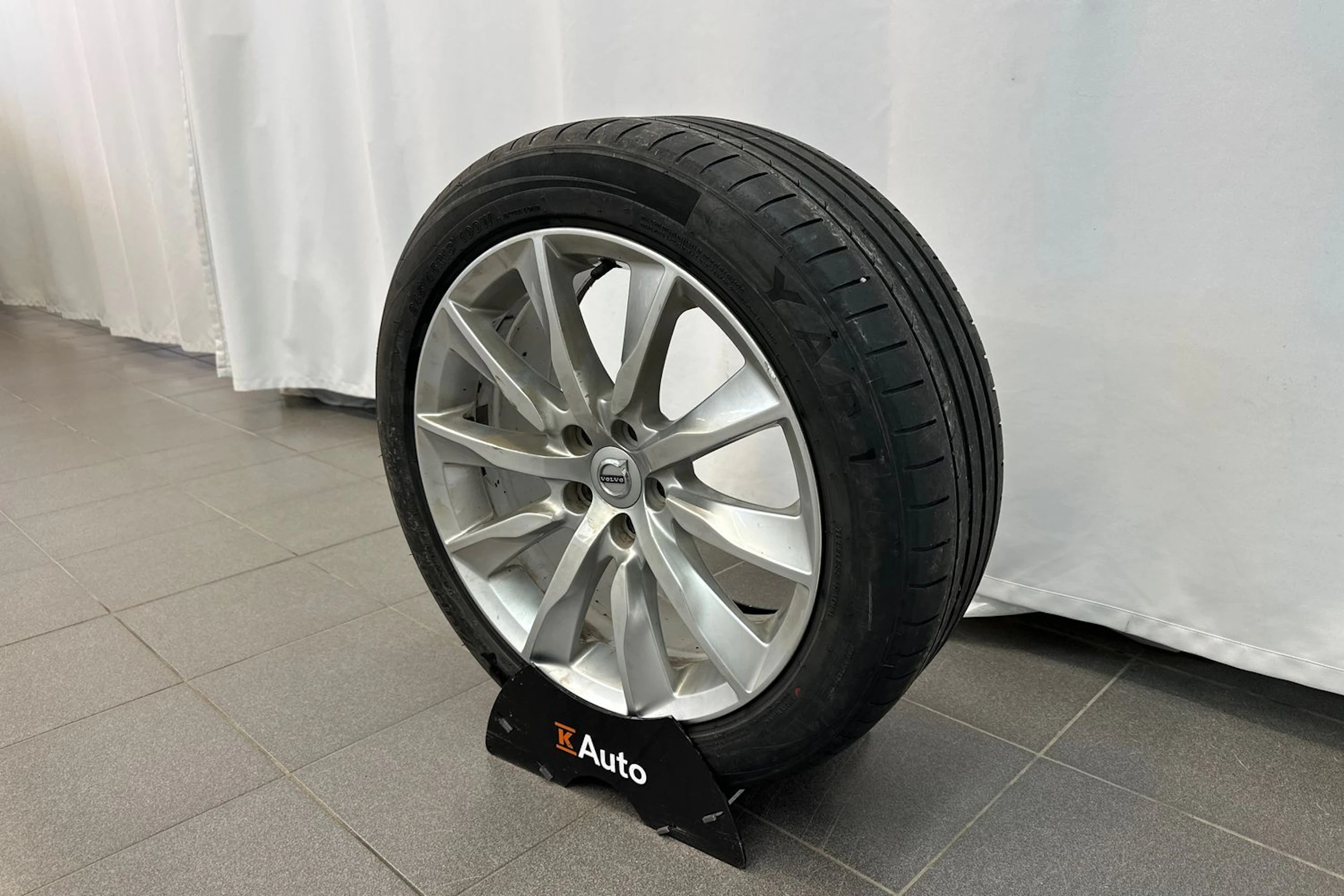 valkoinen Volvo S90 2019 kuva 25.