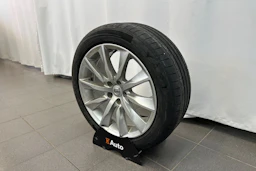 valkoinen Volvo S90 2019 kuva 25.