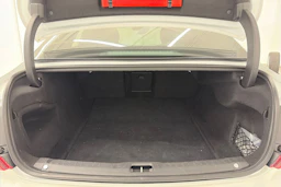 valkoinen Volvo S90 2019 kuva 11.