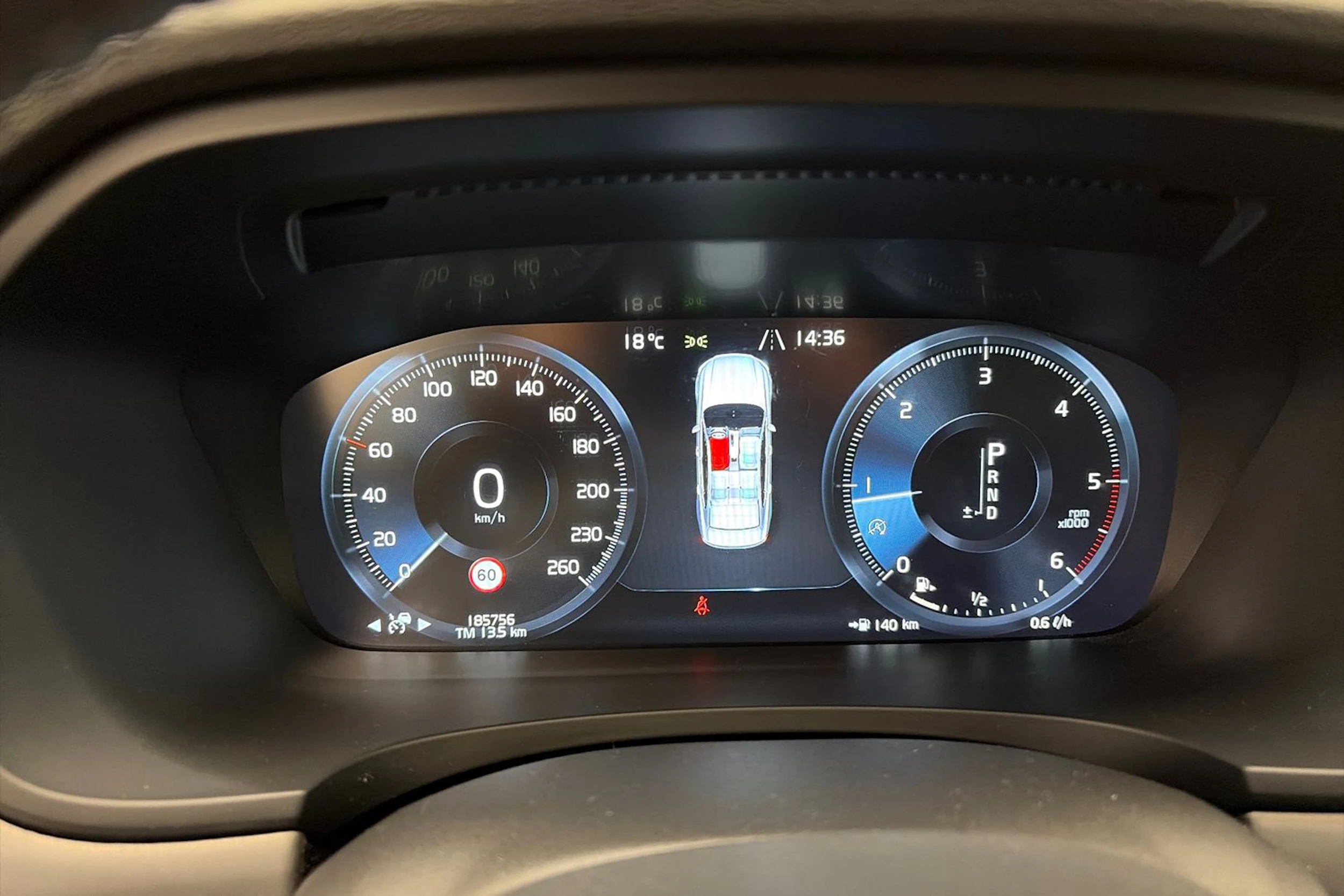 valkoinen Volvo S90 2019 kuva 14.