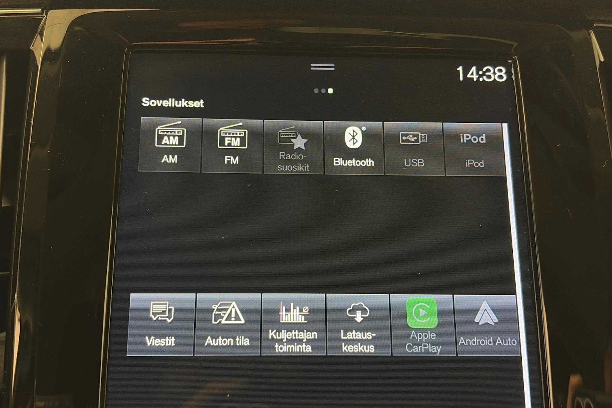 valkoinen Volvo S90 2019 kuva 21.