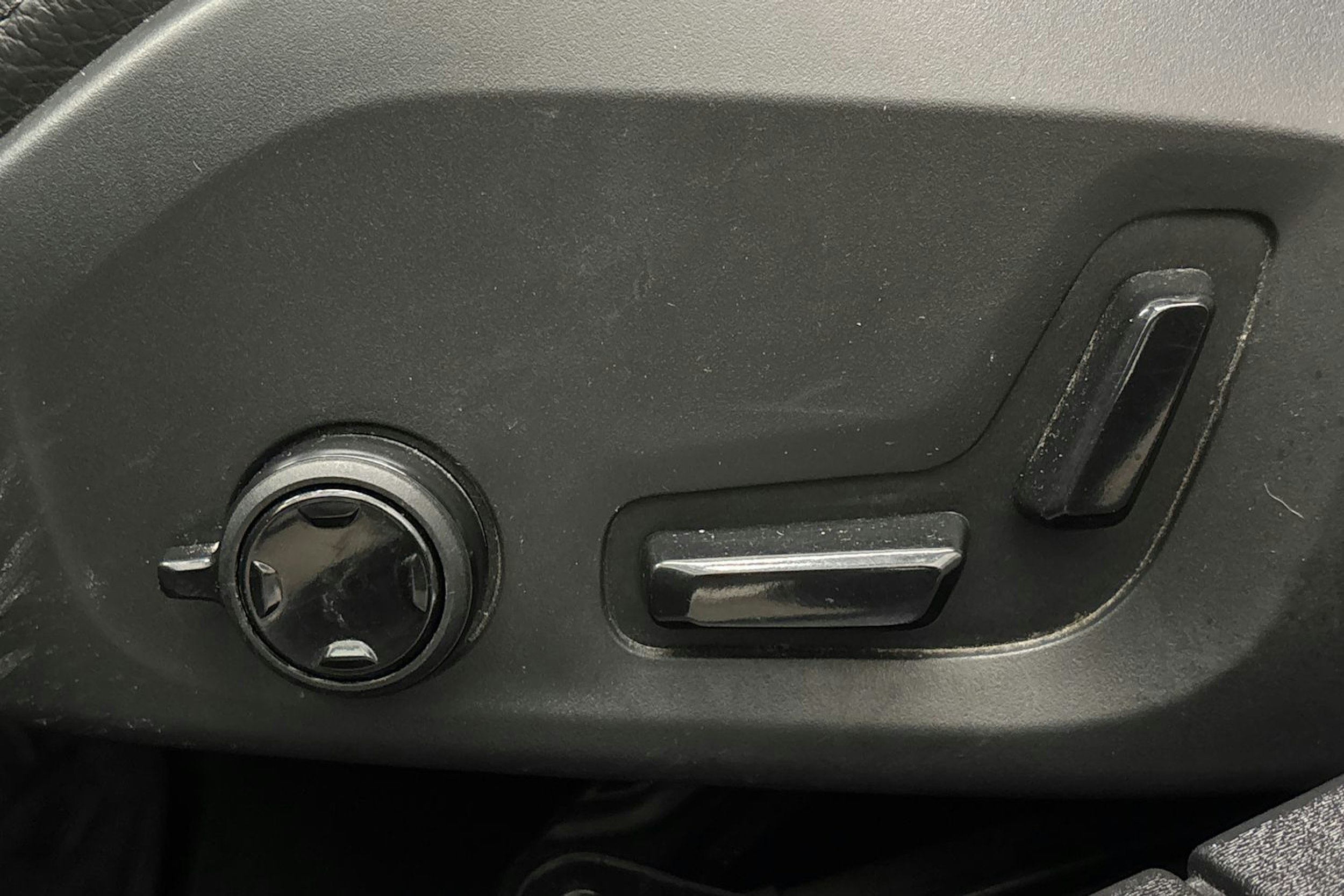 harmaa Volvo S90 2019 kuva 15.