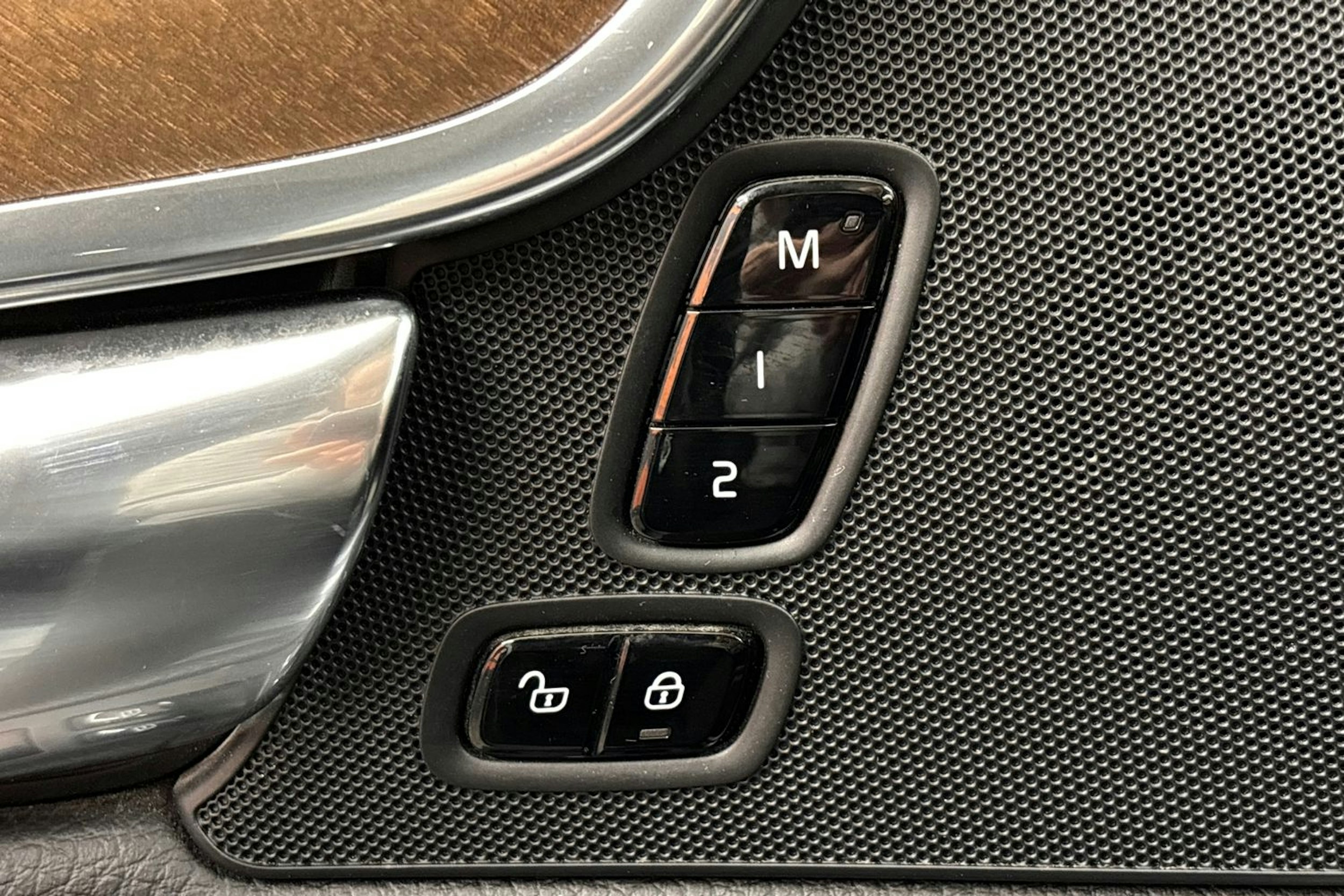 harmaa Volvo S90 2019 kuva 16.