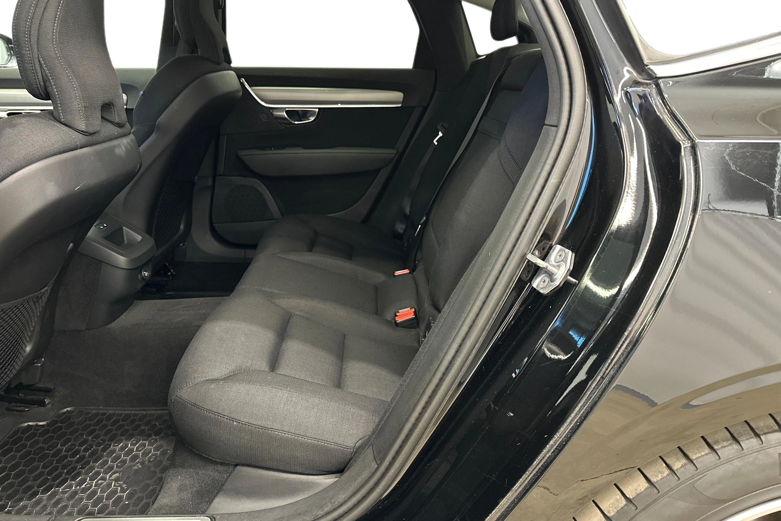 musta Volvo S90 2019 kuva 9.