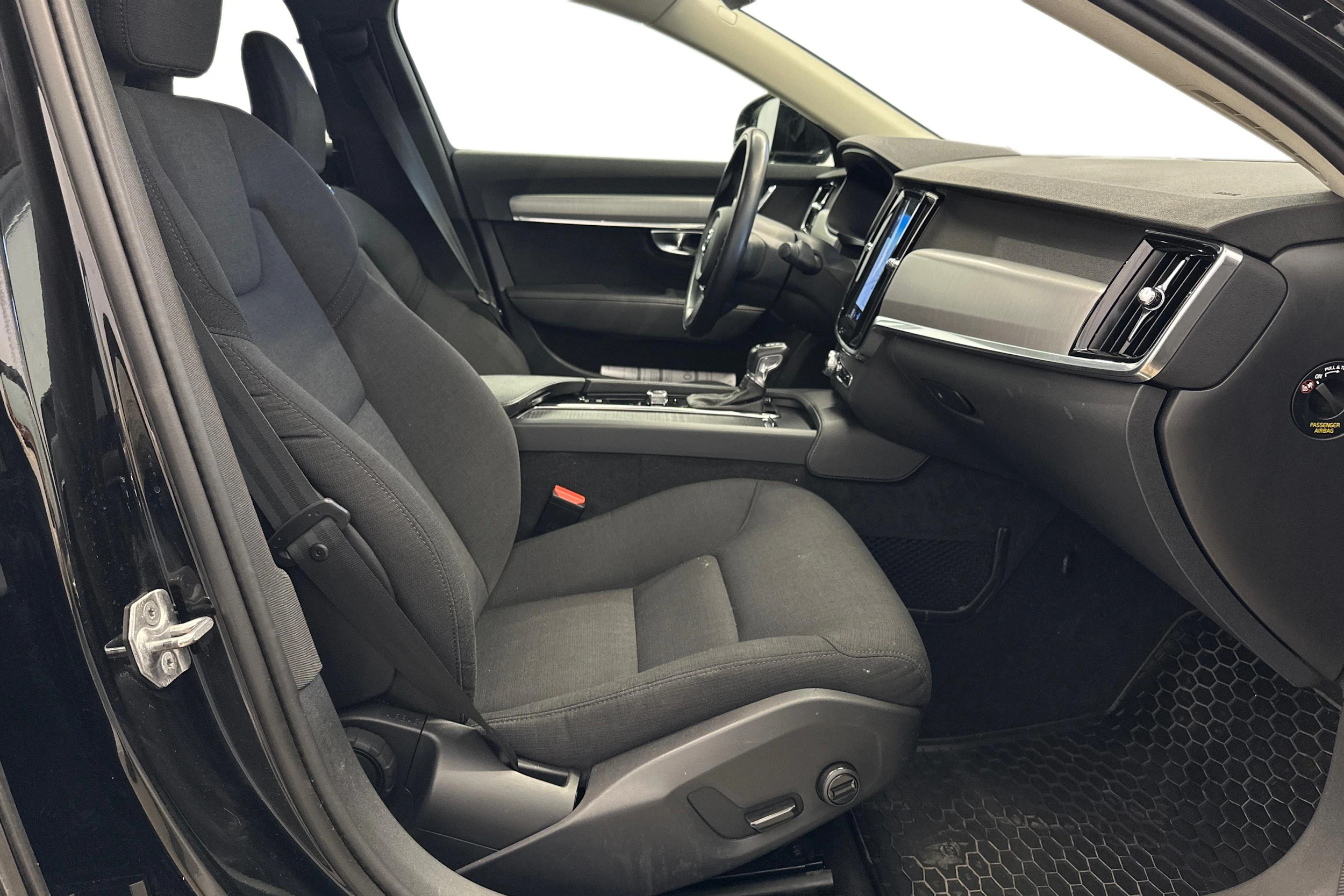 musta Volvo S90 2019 kuva 12.