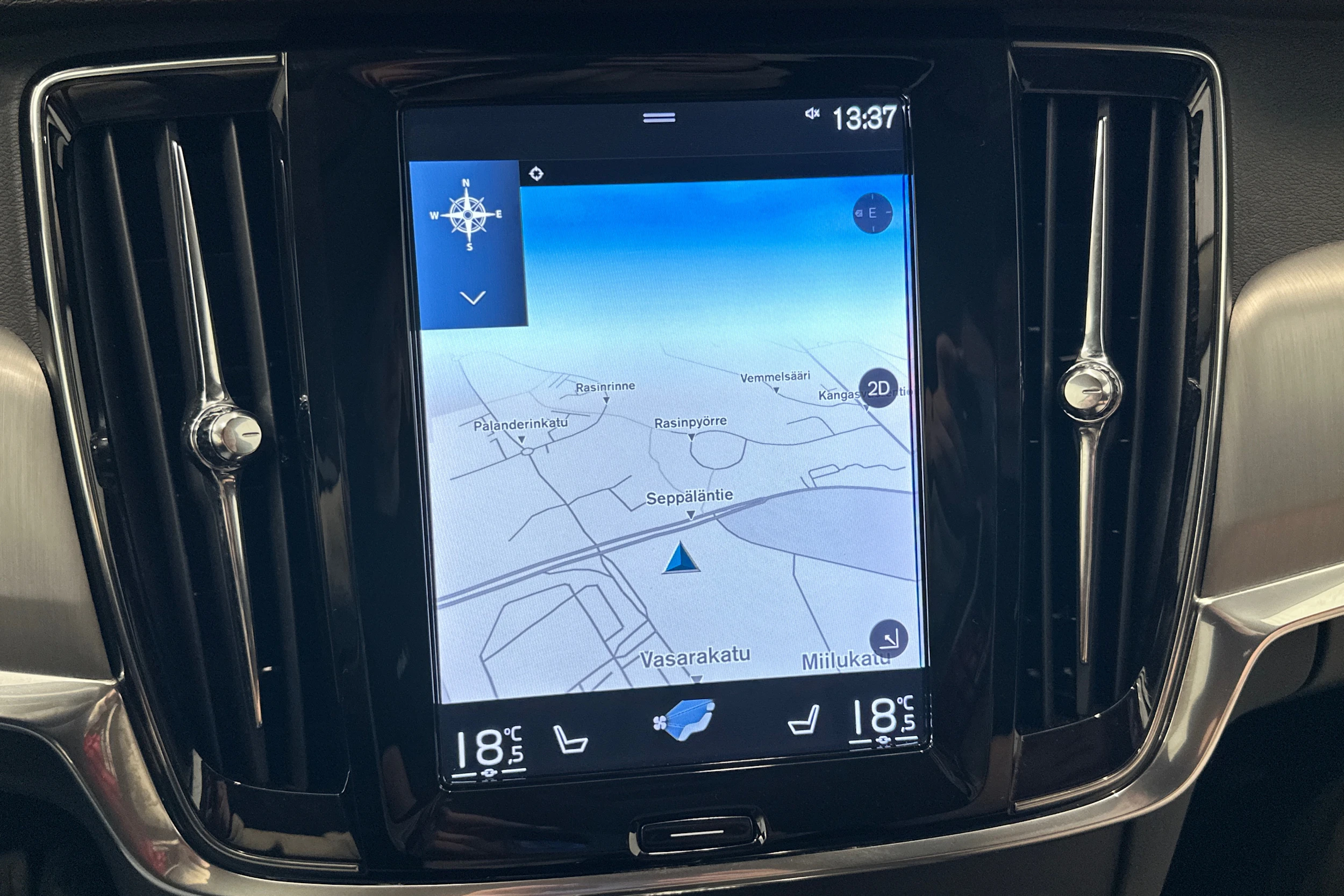 musta Volvo S90 2019 kuva 19.
