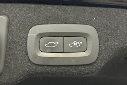 musta Volvo S90 2019 kuva 24.