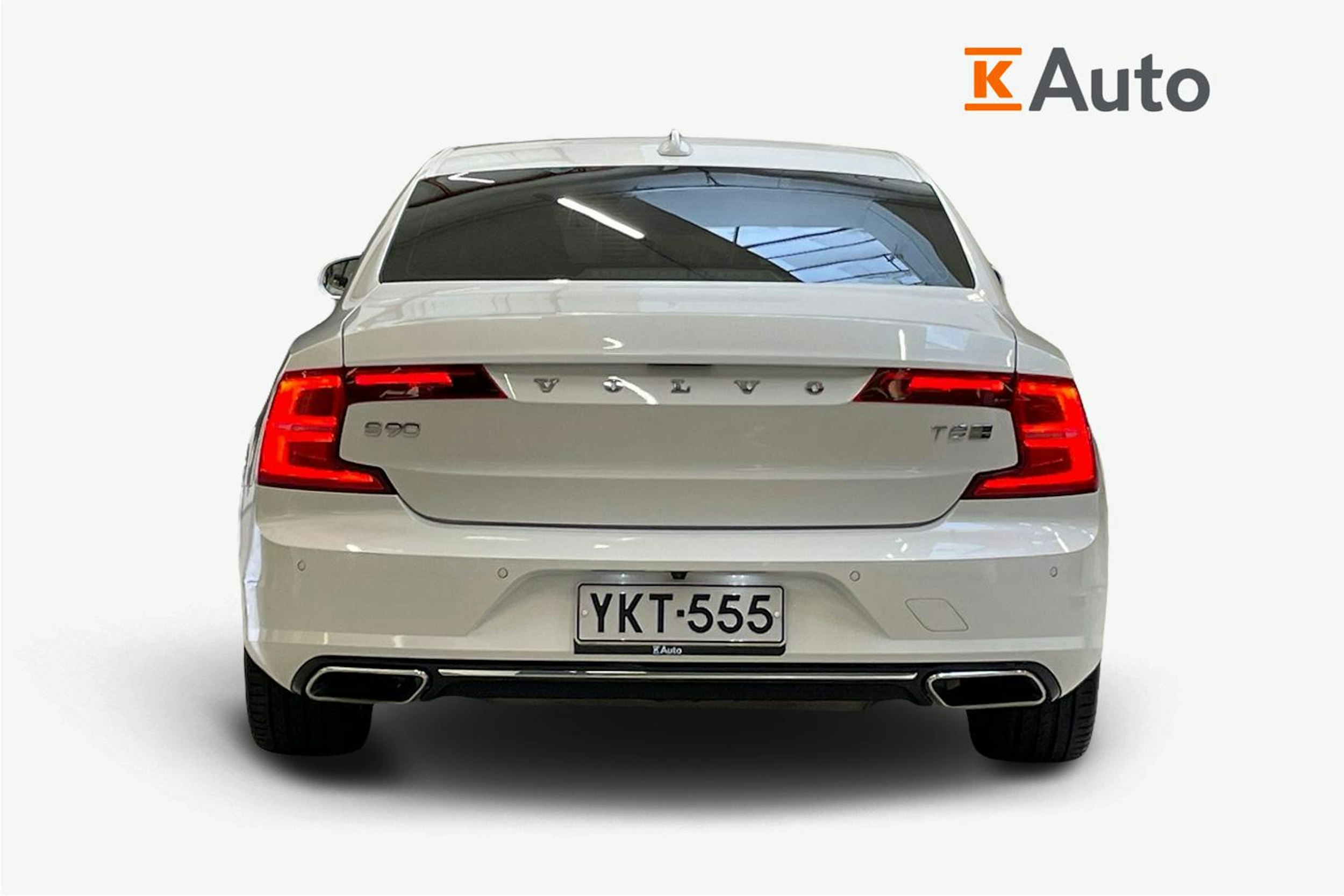 valkoinen Volvo S90 2019 kuva 3.