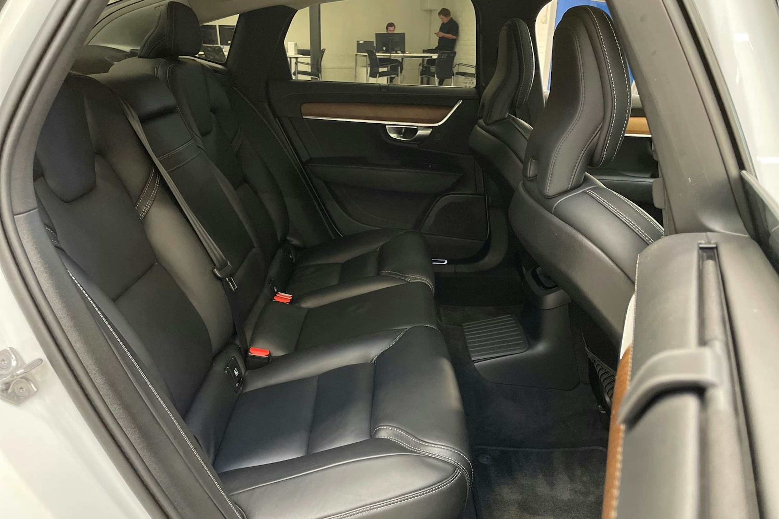 valkoinen Volvo S90 2019 kuva 14.