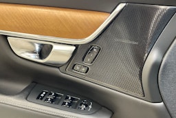 valkoinen Volvo S90 2019 kuva 18.